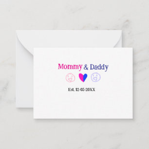 Tarjeta Pequeña Mamá y papá padres nuevos añaden nombre fecha de c