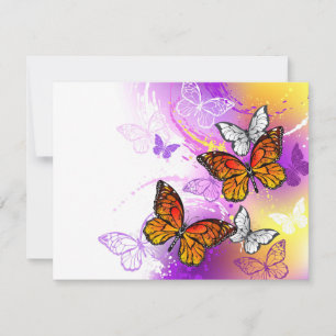 Tarjeta Pequeña Mariposas monarcas en fondo morado