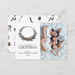 Tarjeta Pequeña Mini Black Winter Wreath Merry Christmas Photo<br><div class="desc">Presentamos la Mini tarjeta de notas de fotos de invierno negro Wreath Merry Christmas! Esta carta de vacaciones 3.5x2.5 es sencilla y elegante, y es perfecta para disfrutar esta temporada. Con tu foto de orientación vertical (retrato) favorita a la derecha, y una corona de acuarela pintada a mano adornada con...</div>