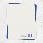 Tarjeta Pequeña Monograma elegante vintage Royal Blue Times<br><div class="desc">Un diseño monocasco vintage de notecard con una tipografía retro que se puede personalizar fácilmente con tu nombre e iniciales para crear un diseño de papel personalizado único! El diseño presenta un fondo clásico de marfil de estilo antiguo y un tipo de letra azul real con un fondo complementario al...</div>
