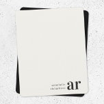 Tarjeta Pequeña Monograma vintage Tipografía retro Minimalista<br><div class="desc">Un diseño monocasco vintage de notecard con una tipografía retro que se puede personalizar fácilmente con tu nombre e iniciales para crear un diseño de papel personalizado único! El diseño presenta un fondo clásico de marfil de estilo antiguo y un tipo de letra negro con un fondo complementario al revés....</div>