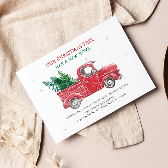 Tarjeta Pequeña Nos hemos mudado de vacaciones de Navidades (Christmas Family Red Truck Moving Announcement)
