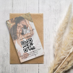 Tarjeta Pequeña pareja de bodas de código rsvp qr minimalista