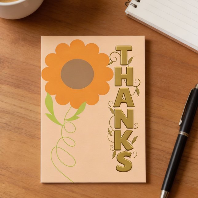 Tarjeta Pequeña Peach and Gold Flower Thank You Card (Soft peach tones meet bold gold lettering. Its sweet, stylish, and ready to say thanks your way.)