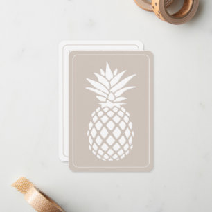 Tarjeta Pequeña Piña Blanca Elegante sobre Beige