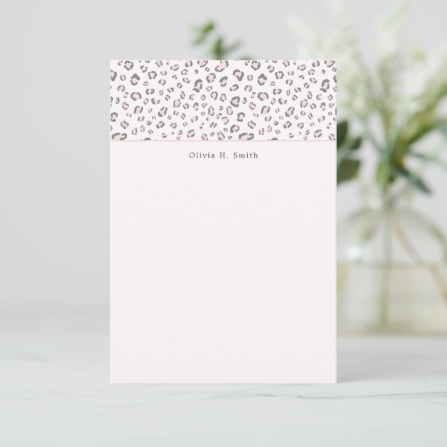 Tarjeta Pequeña Pink Gray Leopardo personalizado (Anverso de pie)