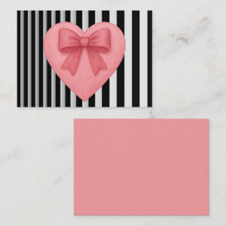 Tarjeta Pequeña Pink heart with bow black&white striped background