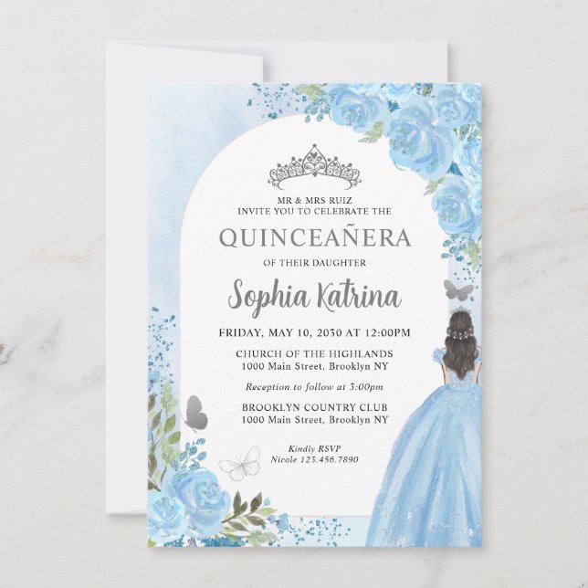 Tarjeta Pequeña Princesa Quinceanera de gris azul con flores y pre (Anverso)
