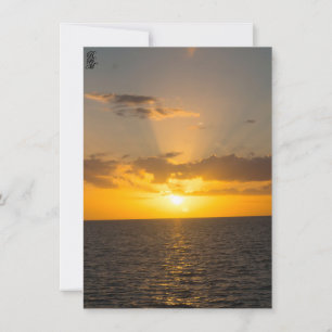 Tarjeta Pequeña Puesta de sol brillante en el océano