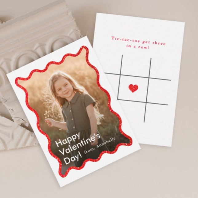 Tarjeta Pequeña Simple Modern Kids Photo Classroom Valentine's (Modern Kids Photo Classroom Valentine's Day Card with Tic-Tac-Toe game on the back.)