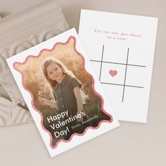 Tarjeta Pequeña Simple Modern Kids Photo Classroom Valentine's (Modern Kids Photo Classroom Valentine's Day Card with Tic-Tac-Toe game on the back.)