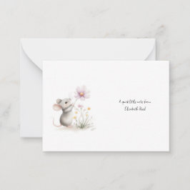 Tarjeta Pequeña Storybook Mouse Picking a Pink Wildflower
