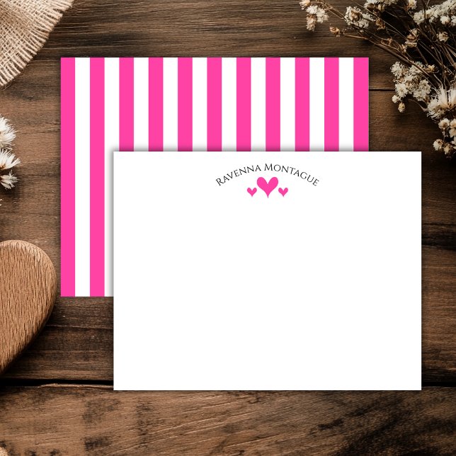 Tarjeta Pequeña Strawberry Pink Classic Hearts Striped Note Card (Subido por el creador)