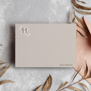 Tarjeta Pequeña Taupe Brown apiló Iniciales Elegantes