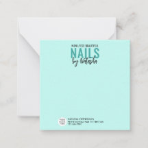 Técnico de uñas con logotipo azul moderno