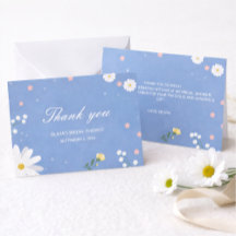 Una boda elegante en azul claro con flores silvest