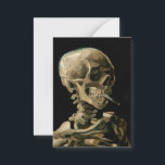 Tarjeta Pequeña Vincent van Gogh - Calavera con cigarrillo en llam<br><div class="desc">Cabeza de un Skeleton con un cigarrillo en llamas / Calavera con cigarrillo en llamas / Crane de squelette fumant une cigarrillo - Vincent van Gogh,  1885</div>
