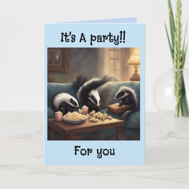 Tarjeta Pequeños zorrillos es una fiesta para tu cumpleaño (Anverso)