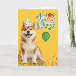 Tarjeta Perro Akita en Gorra Fiesta en cumpleaños amarillo