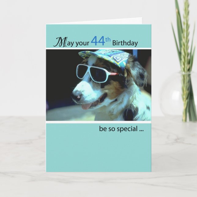 Tarjeta Perro de cumpleaños 44 con divertidas gafas de sol (Anverso)