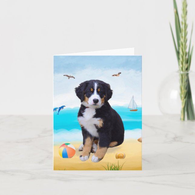 Tarjeta Perro de montaña de Bernese en la playa (Anverso)