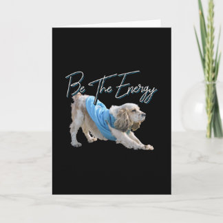 Tarjeta Perro descendente del yoga - Sea la cita energétic
