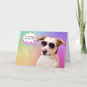 Tarjeta Perro honrado en arcoiris envejeciendo cumpleaños