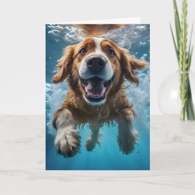 Tarjeta Perro marrón agudo nadando bajo el agua azul (Anverso)