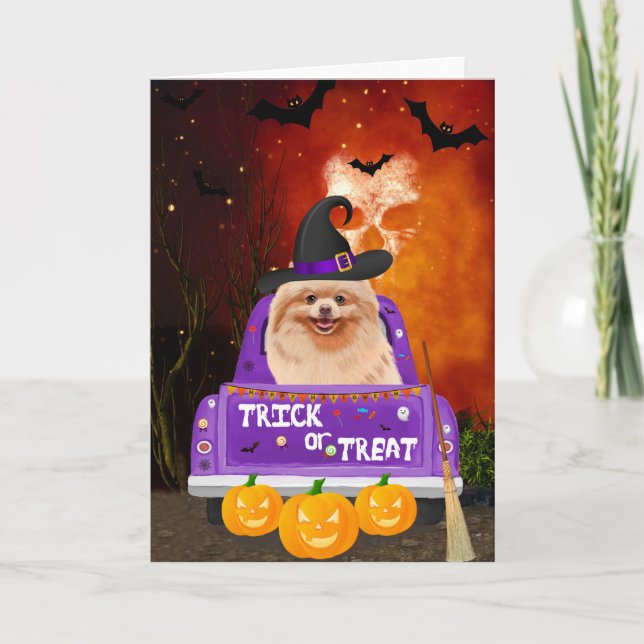 Tarjeta Perro panomerano en un camión de Halloween (Anverso)