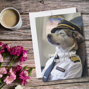 Tarjeta Perro piloto de cumpleaños y avión divertido y gen