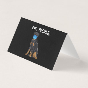 Tarjeta perro rottweiler pocas personas con mascarilla