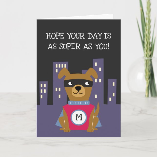 Tarjeta Perro superhéroe lindo con monograma cumpleaños (Anverso)