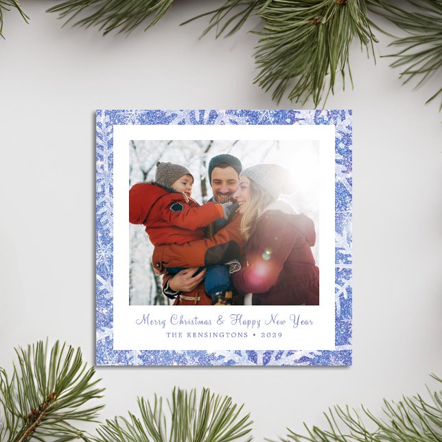 Tarjeta personalizada de Navidades de copos de nie (Personalized Square Blue Snowflake Christmas Card)