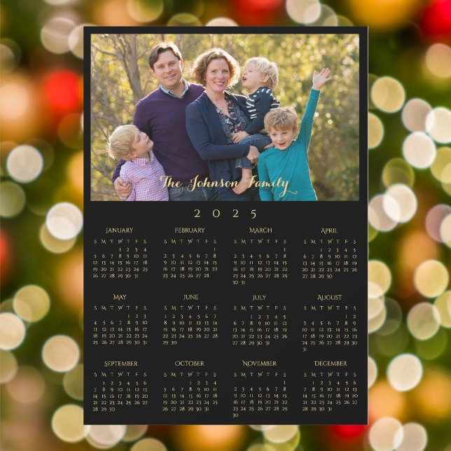 Tarjeta personalizada del calendario fotográfico d (2025 Family Name Photo Calendar Personalized Card)