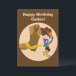 Tarjeta Personalizado Cowboy Kids Country Feliz cumpleaños<br><div class="desc">Una linda tarjeta personalizada de cumpleaños de vaquero que presenta a un niño de la granja apoyándose en una bota gigante de vaquero timando a su gorra marrón con una estrella amarilla. Una gran tarjeta de niño del país personalizada con su nombre.</div>