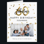 Tarjeta Personalizado Fabulous 60th Birthday Office Foto J<br><div class="desc">Una manera especial de celebrar un GRAN cumpleaños es con esta tarjeta de fotos de cumpleaños 60 de JUMBO. Este diseño de oro moderno (impreso) festivo, que se enorgullece de dar un toque de alegría, incluye caligrafía de guión de pincel que lee FABULOUS 60TH y una foto de su oficina...</div>