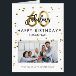 Tarjeta Personalizado Fabulous 60th Birthday Office Foto J<br><div class="desc">Una manera especial de celebrar un GRAN cumpleaños es con esta tarjeta de fotos de cumpleaños 60 de JUMBO. Este diseño de oro moderno (impreso) festivo, que se enorgullece de dar un toque de alegría, incluye caligrafía de guión de pincel que lee FABULOUS 60TH y una foto de su oficina...</div>