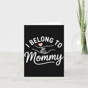 Tarjeta Pertenezco a mamá lindo minimalista día de la madr