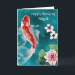 Tarjeta Pescado Koi personalizado, flores de cerezo cumple<br><div class="desc">Un bonito diseño japonés de tarjetas de cumpleaños con un Koi Fish nadando en un estanque con un lirio y flores flotantes de cerezo. Personalizar con un nombre en la parte delantera y un saludo de cumpleaños personalizado dentro. Si necesita ayuda con la personalización o elementos adicionales con un diseño...</div>