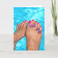 Pies desnudos en la piscina Cumpleaños