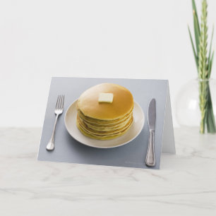 Tarjeta Pila de crepes con mantequilla en una placa