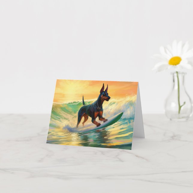 Tarjeta Pintura de surf en la playa de Doberman (Planta pequeña)