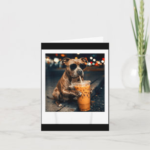 Tarjeta Pitbull bebiendo café helado amante de los perros