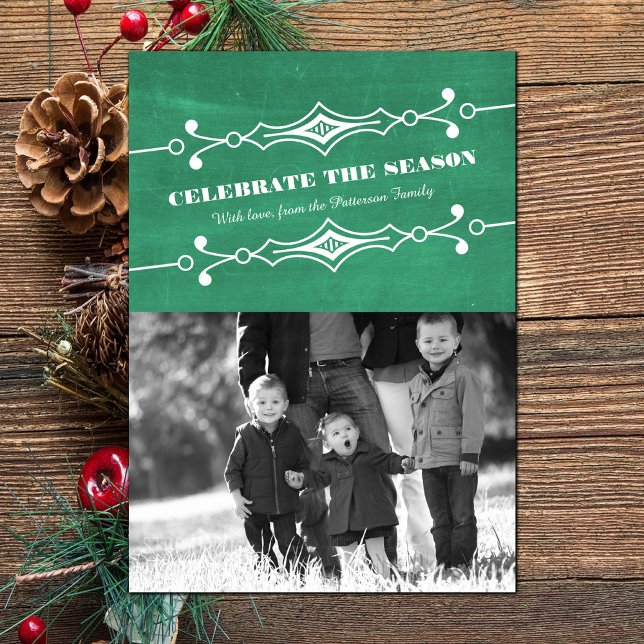 Tarjeta plana de foto de pizarra verde inclinada (Green Slanted Chalkboard Holiday Photo Card)