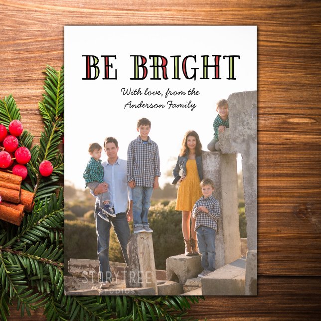 Tarjeta plana de fotos de vacaciones coloridas y l (Colorful Be Bright Holiday Photo Card)