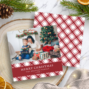 Tarjeta plana de Navidad con cuadros rojos