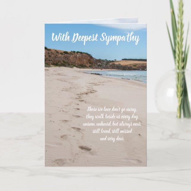 Tarjeta Playa oceánica con huellas en la arena Solidaridad (Anverso)