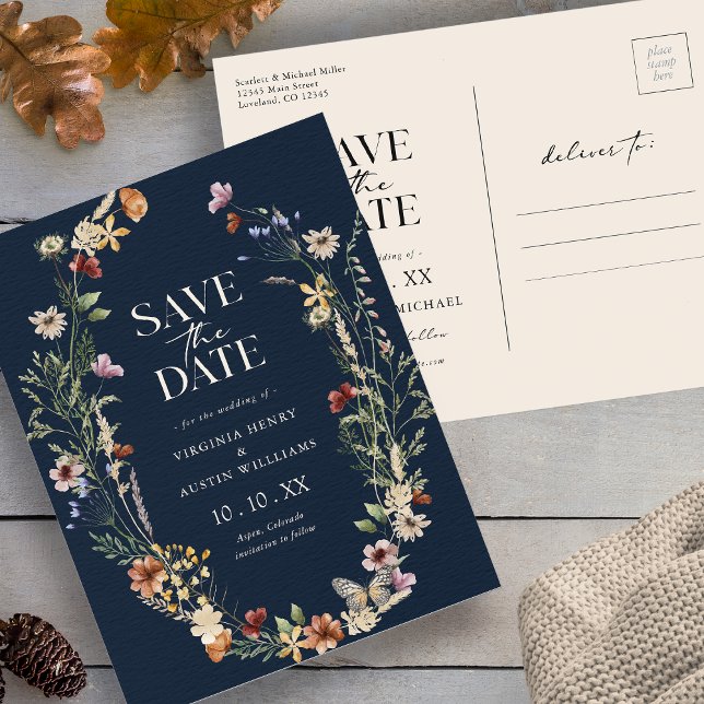 Tarjeta Postal de Ahorro de Fecha Boho de Marina (Navy Wildflower Floral Boho Save The Date Postcard with Butterfly by Painted Paperie
)