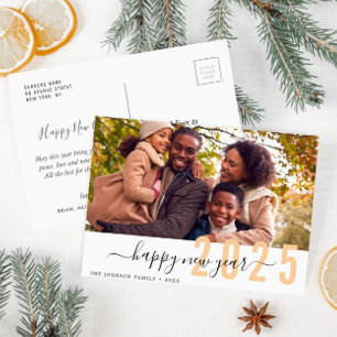 Tarjeta postal de Año Nuevo con letras a la moda