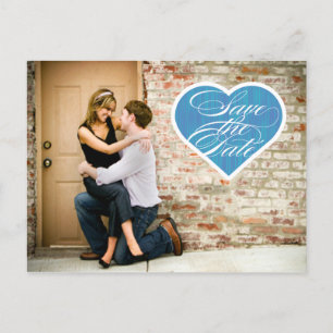 Tarjeta postal de anuncio de boda con corazón y fo